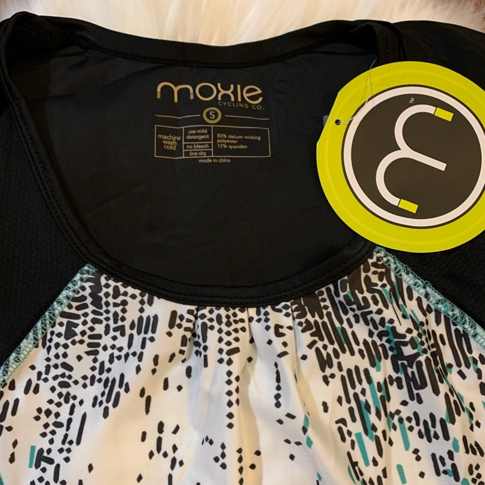 NWT Moxie Cycling co Tee! 🚴‍♀️ 🏃🏼‍♀️ - Picture 2 of 9